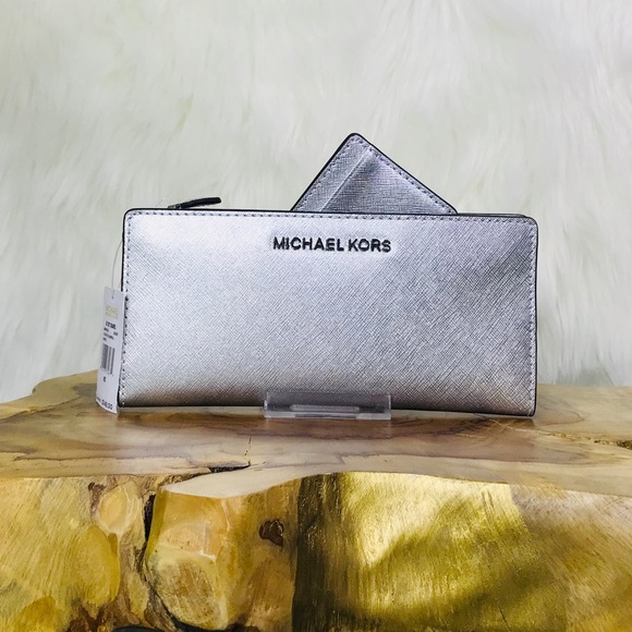 Michael Kors Handbags - Michael Kors Card Case Carryall Wallet